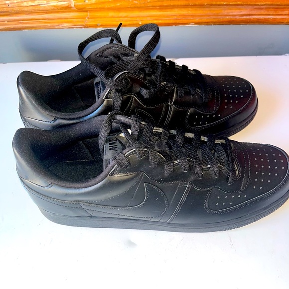 Men’s Nike Legend - Picture 2 of 9